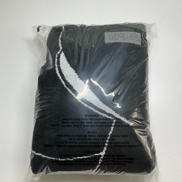 Disneys Mickey Mouse Kids Hooded Towl Wrap - Picture 10 of 10